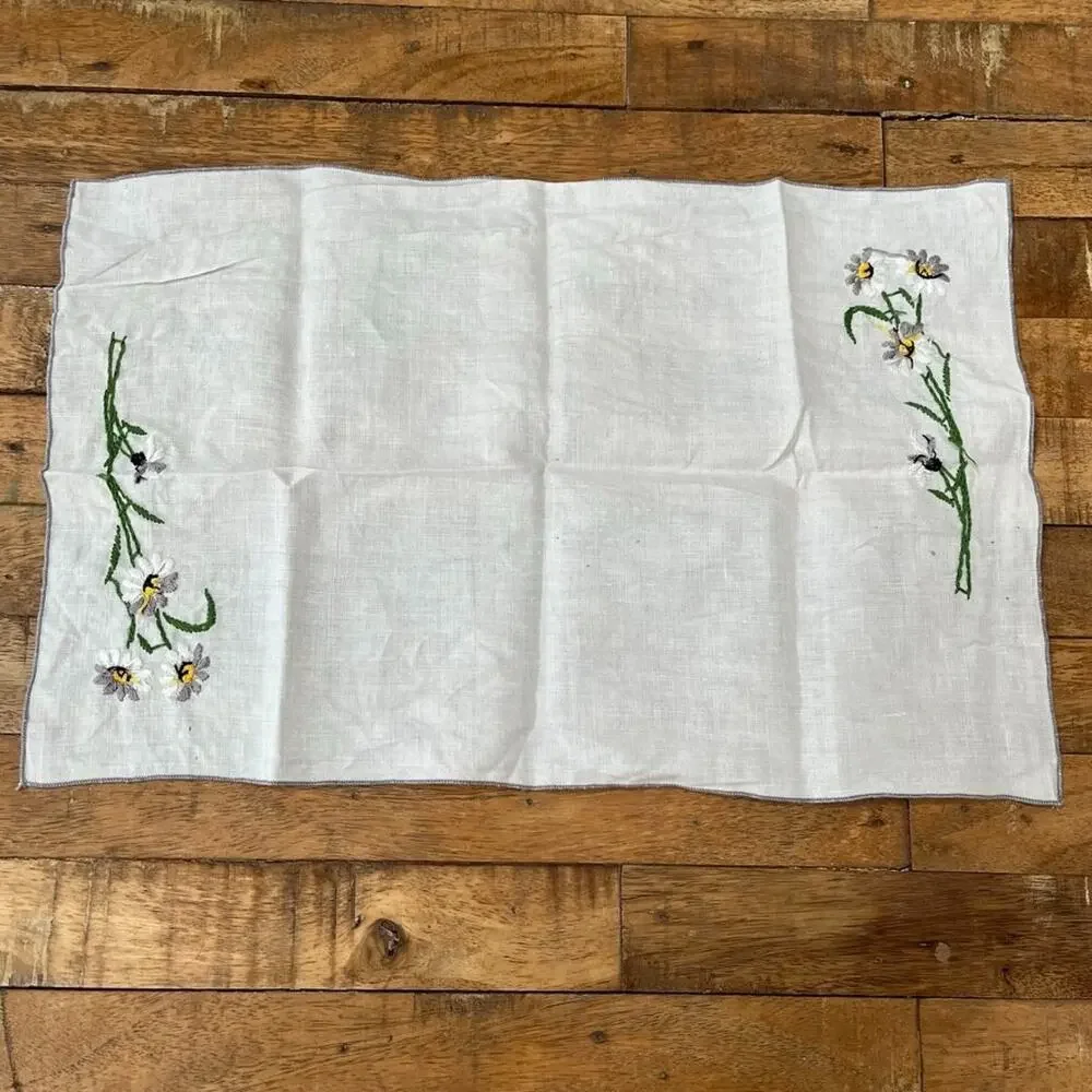 White Wildflower Embroidered Linen Napkins Set of 4 Gray Edge Detail